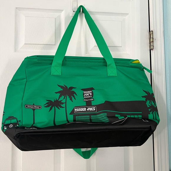 Trader Joe's Large Insualted Cooler Bag - Picture 5 of 6